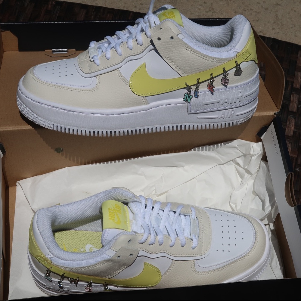 Nike Air Force 1 Shadow SE in Pale Ivory Zitron